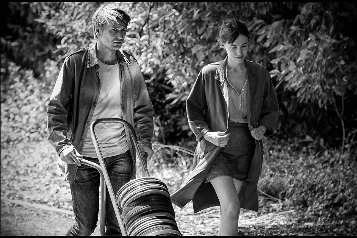 À Sombra de Duas Mulheres | 2015